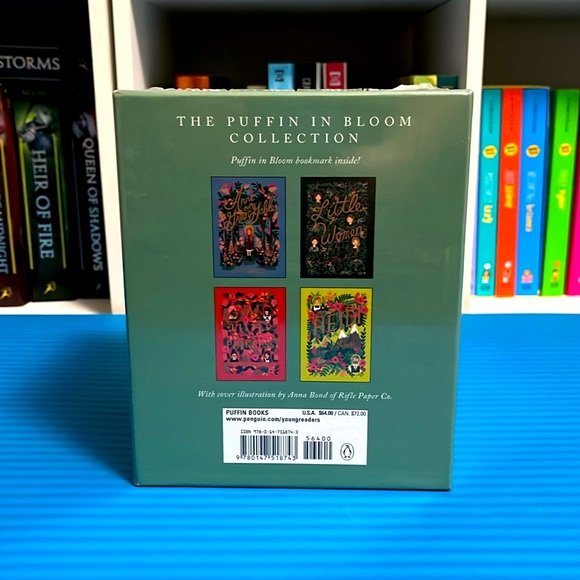 Four Classic Novels Collector’s Edition Box Set - Picture 2 of 3